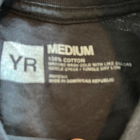 Young and reckless, men’s size medium T-shirt - Picture 9 of 9